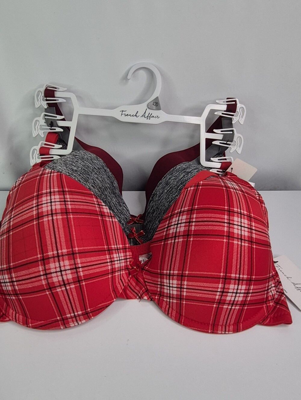French Affair Women's 3 Pack Bra Red, Gray, And Marroon. Size 42D. Nwt.